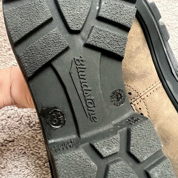 Blundstone Boots - Picture 5 of 7